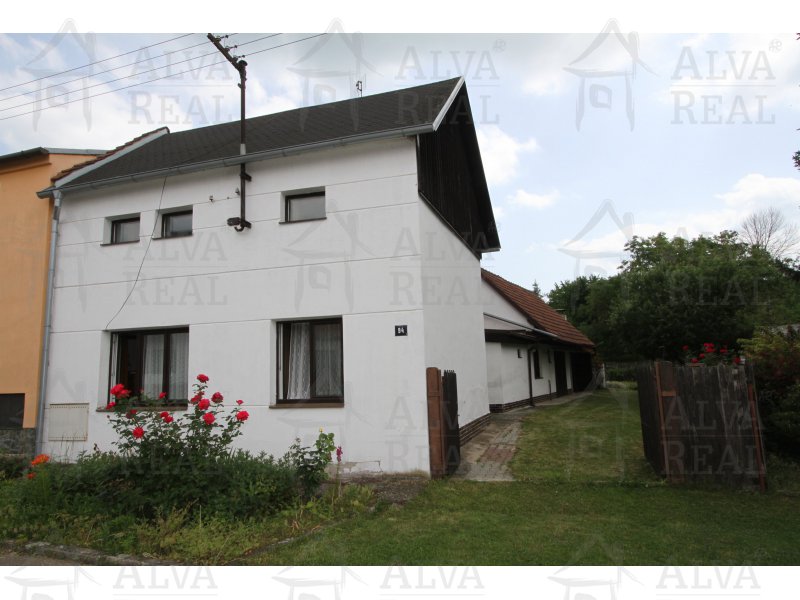 RD/chalupa 4+1 ve Chvalkovicích, s krásným pozemkem 454 m2, garáží, dílnou a vlastními studnami.