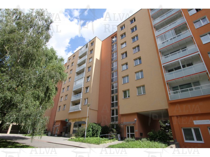 Byt v OV 3+1 ve Starém Lískovci, ul. Mikuláškovo náměstí, 6. patro, lodžie, výměra 59,57 m2 plus lodžie a sklep.