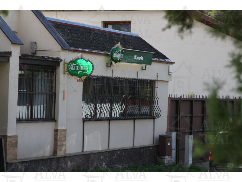 Pronájem restaurace Wainerka pro 45 míst k sezení uvnitř - 147 m2 užitná plocha, 26 m2 sklepní prostory, včetně vybavení.