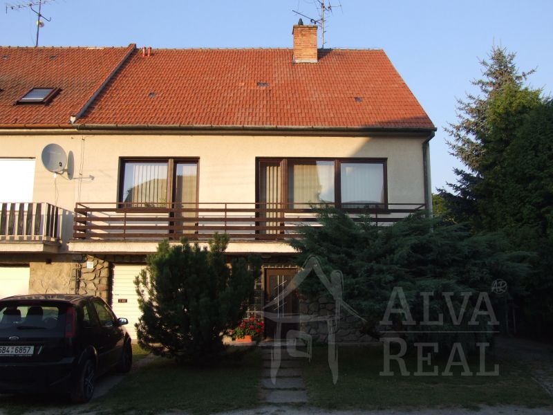 Nabízíme k prodeji RD 5+kk s garáží pro dva vozy, přístřeškem a zahradním domkem v obci Doubravice nad Svitavou | | Doubravice nad Svitavou Nabízíme k prodeji RD 5+kk s garáží pro dva vozy, přístřeškem a zahradním domkem v obci Doubravice nad Svitavou | | Doubravice nad Svitavou