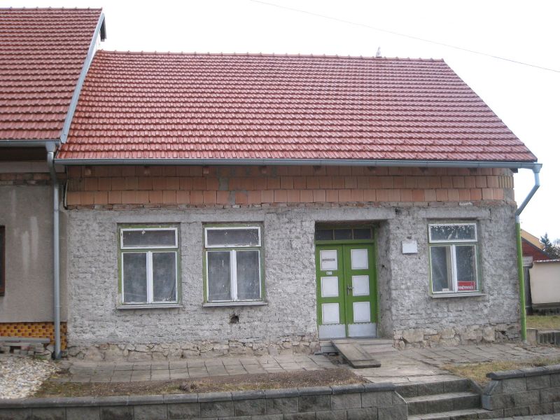 Prodej rodinného domu 4+kk v obci Kobylnice s vlastní studnou, CP 400 m2. |  | Kobylnice