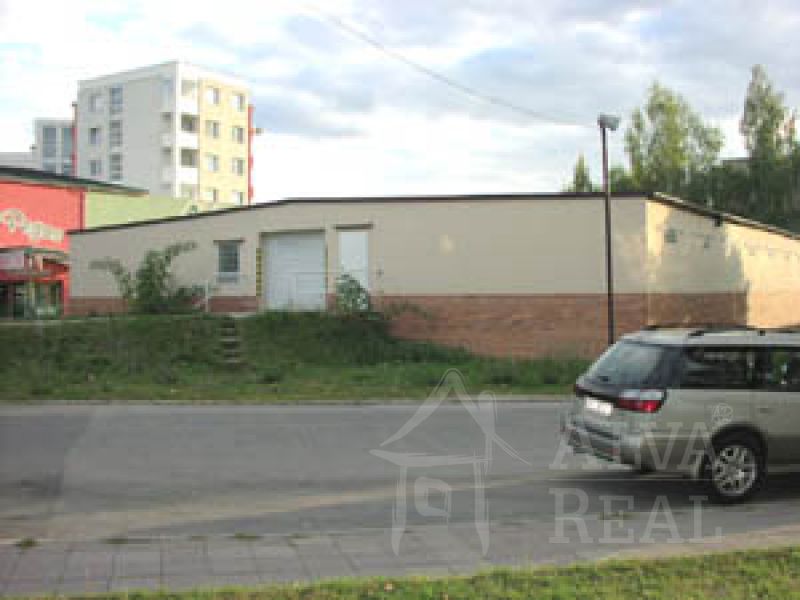 Pronájem garáže ve Slatině na ul. Langrova v komplexu garáží v 2.NP, volná ihned, možno i jako sklad. | | Brno Pronájem garáže ve Slatině na ul. Langrova v komplexu garáží v 2.NP, volná ihned, možno i jako sklad. | | Brno
