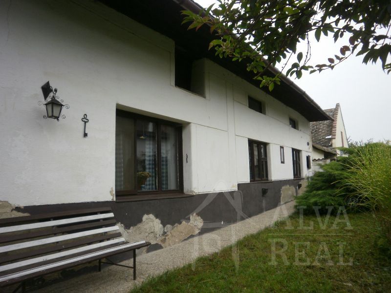 RD/chalupa 2+1 v obci Srbce, CP 314 m2, zahrada, hosp. přístavky, sklep, el., studna, plyn, budova vč. zařízení a vybavení. | | Srbce RD/chalupa 2+1 v obci Srbce, CP 314 m2, zahrada, hosp. přístavky, sklep, el., studna, plyn, budova vč. zařízení a vybavení. | | Srbce