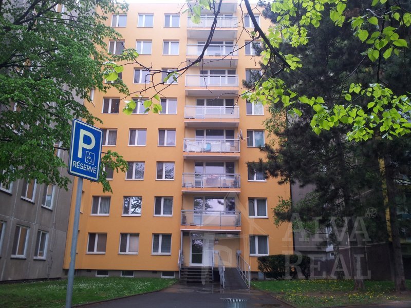Prodej bytu 3+1, Brno - Bohunice, ul. Arménská, CP 71,4 m2, lodžie, sklep, spíž, komora |  | Brno