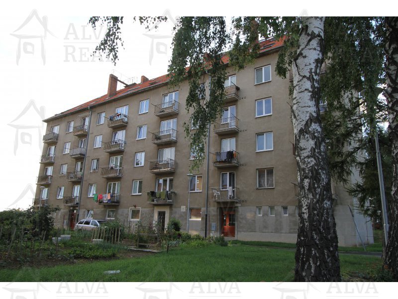 Byt 2+1 v cihlovém domě v OV, Brno - Šlapanice, ul. Brněnská, celková plocha 56,55 m2 plus balkon a sklep, 2. patro, ÚT plyn |  | Šlapanice