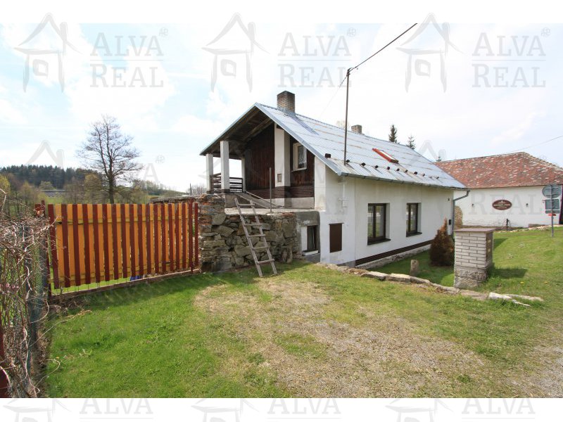 Bydlení v přírodě u rybníka - dům (chalupa) 3+1 - Horní Dubenky s možností rozšíření na dvougenerační bydlení, pozemek 1076 m2 | | Horní Dubenky Bydlení v přírodě u rybníka - dům (chalupa) 3+1 - Horní Dubenky s možností rozšíření na dvougenerační bydlení, pozemek 1076 m2 | | Horní Dubenky