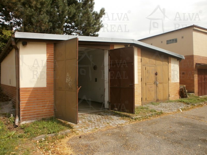Dlouhodobý pronájem garáže / skladu 30 m2, elektřina, volný od 1.5.2018. | | Brno Dlouhodobý pronájem garáže / skladu 30 m2, elektřina, volný od 1.5.2018. | | Brno