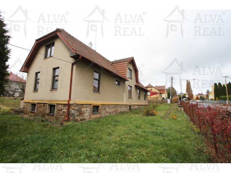 Image detail - Nabízíme k prodeji rodinný dům v klidné části Bystřice nad Pernštejnem.