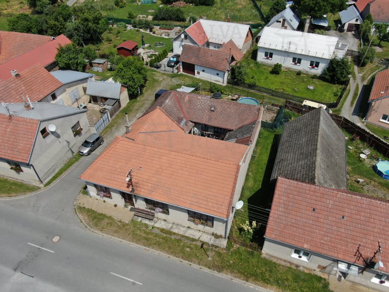 Image detail - Nabízíme Vám dům 4+1 v Brodku u Konice se zahradou a stodolou za domem, dále navazující zahradou. Pozemek celkem 545 m2