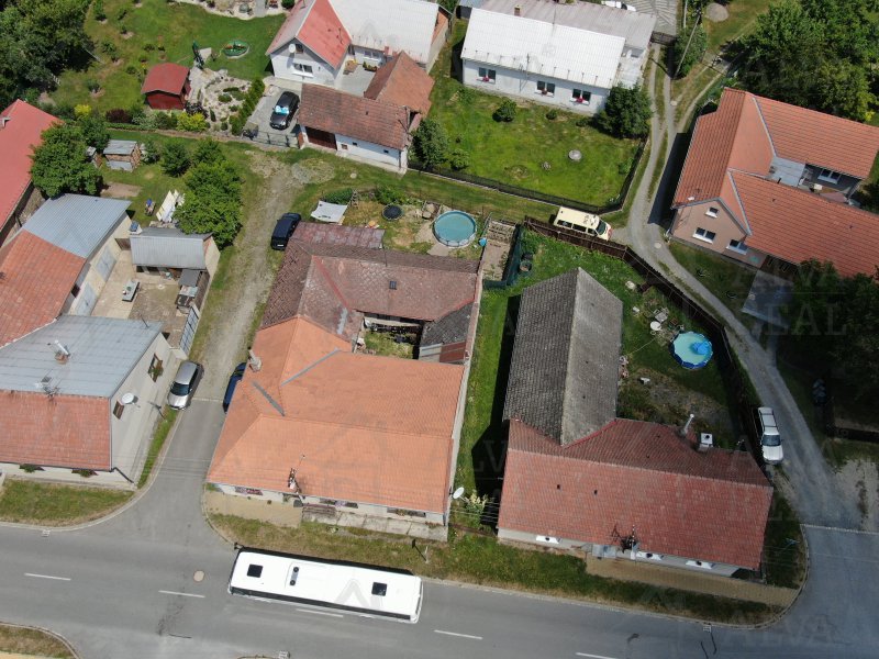Image detail - Nabízíme Vám dům 4+1 v Brodku u Konice se zahradou a stodolou za domem, dále navazující zahradou. Pozemek celkem 545 m2