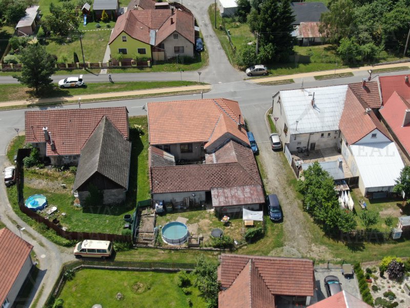 Image detail - Nabízíme Vám dům 4+1 v Brodku u Konice se zahradou a stodolou za domem, dále navazující zahradou. Pozemek celkem 545 m2