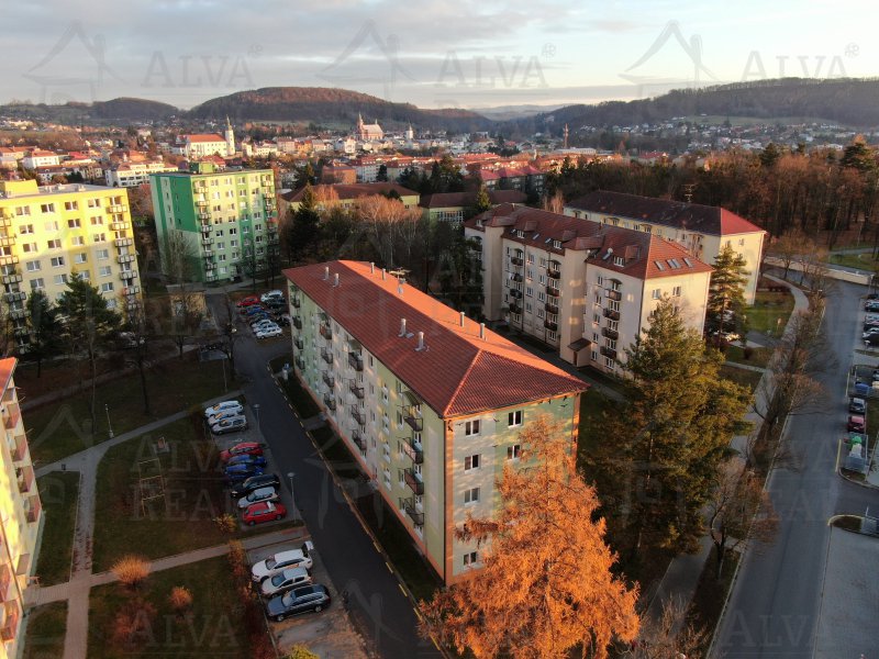 Nabízíme Vám byt 3+1 v Hranicích na Moravě, ul. Struhlovsko o výměře 74 m2 s balkonem. |  | Hranice