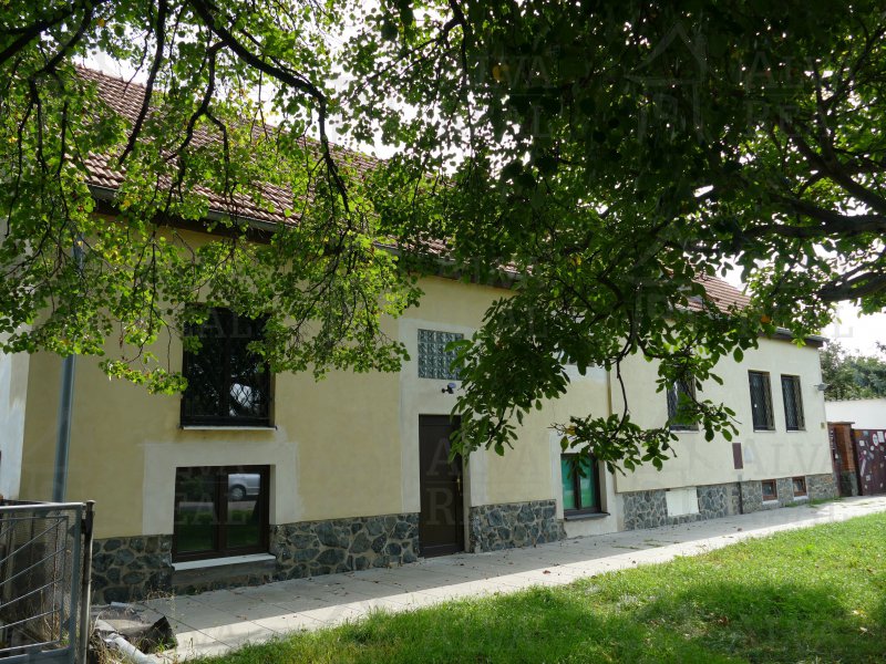 Image detail - Průmyslový areál o CP 1.917 m2 v Modřicích, 5 budov, vjezd, po rekonstrukci.