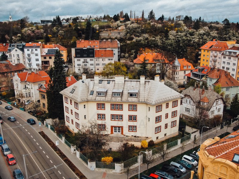 Prodej bytu 2+kk v Brně, v Gutmannově vile v městské části Veveří, ul. Údolní, celková plocha bytu 63 m2, 2 sklepy s parkováním |  | Brno