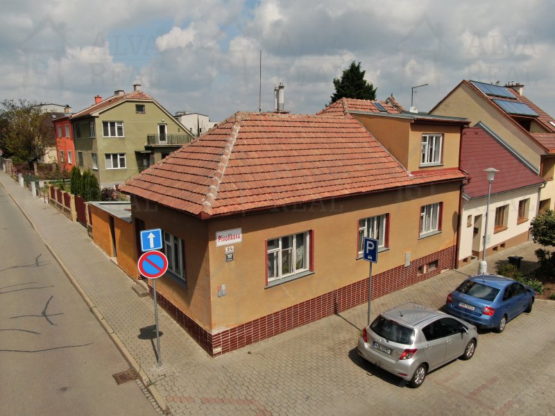 Image detail - Nabízíme Vám rodinný dům 3+1 v Brně Jundrově, ulice Pivoňkova, pozemek 168 m2.