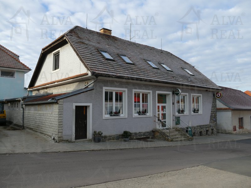 Image detail - Nabízíme k prodeji restauraci se zahrádkou a ubytováním v centru obce Perná.