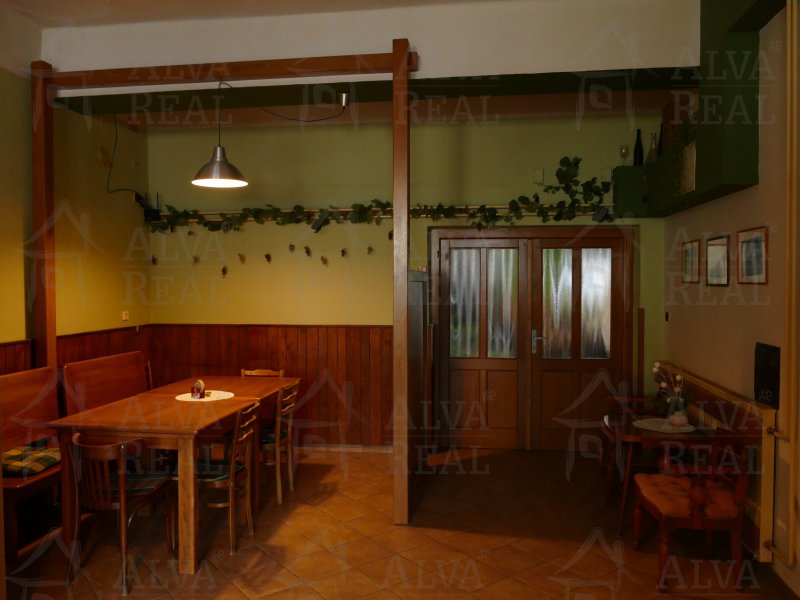 Image detail - Nabízíme k prodeji restauraci se zahrádkou a ubytováním v centru obce Perná.