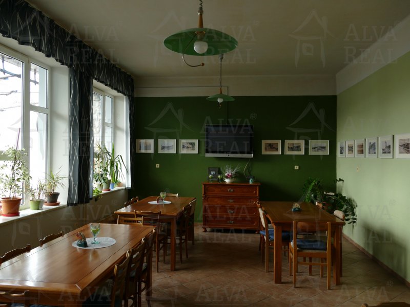 Image detail - Nabízíme k prodeji restauraci se zahrádkou a ubytováním v centru obce Perná.