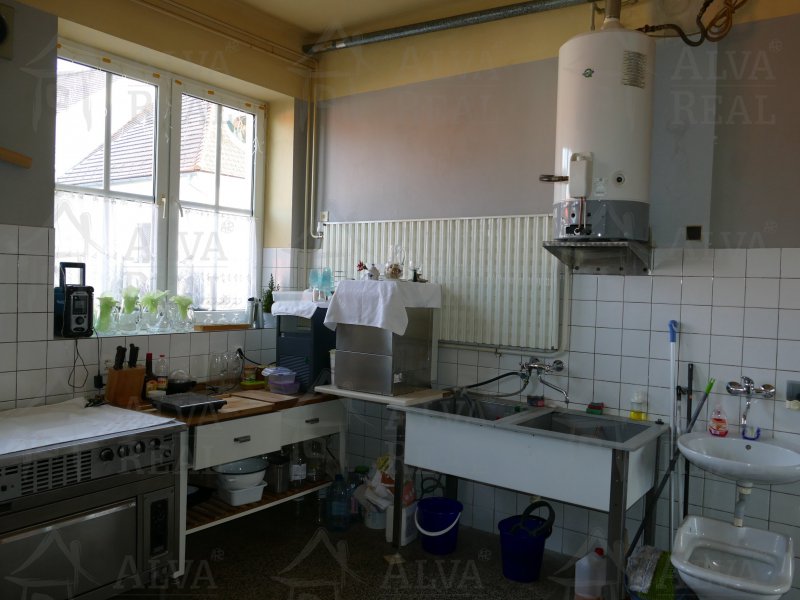 Image detail - Nabízíme k prodeji restauraci se zahrádkou a ubytováním v centru obce Perná.