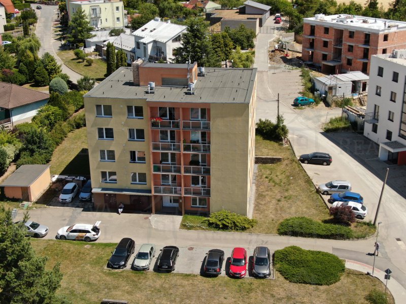 Image detail - Byt 2+1 v Jedovnicích, ul. Na Větřáku s lodžií, v 1. patře ze 4. pater, celkem 54 m2.