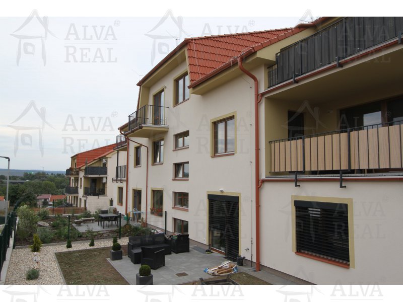 Nabízíme Vám pronájem novostavby bytu 2+kk v Holubicích s balkonem, plocha bytu 52,9 m2 |  | Holubice