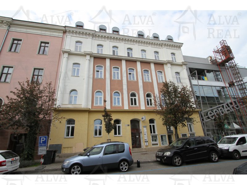 Nabízíme Vám byt 1+1 v samém centru Brna, ul. Smetanova ve 3. NP cihlového domu, výměra bytu 31,46 m2 |  | Brno