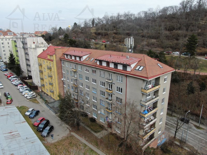 Nabízíme Vám byt v OV 2+1 ve 2. patře s balkonem v Brně na ul. Úvoz, celková plocha 56 m2 |  | Brno