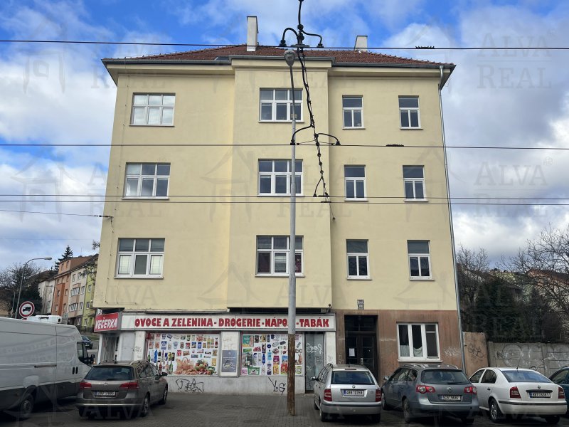Pronájem bytu 2+1 v Brně, ul. Vranovská s balkónem v 1. patře, 86 m2, prostorné pokoje. |  | Brno