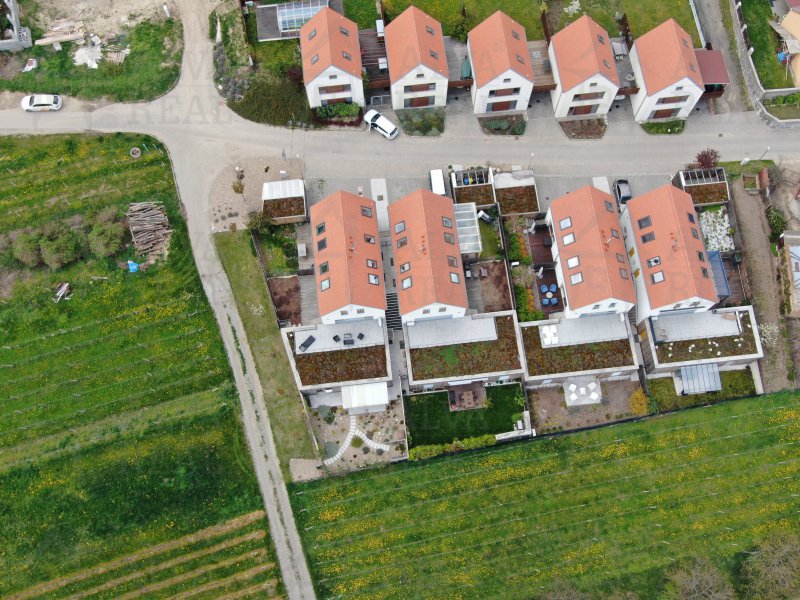 Image detail - Nabízíme Vám k prodeji apartmánový byt - 58 m2 v Pavlově u Dolních Věstonic u Mušovských jezer s okrasnou zahradou 92 m2.
