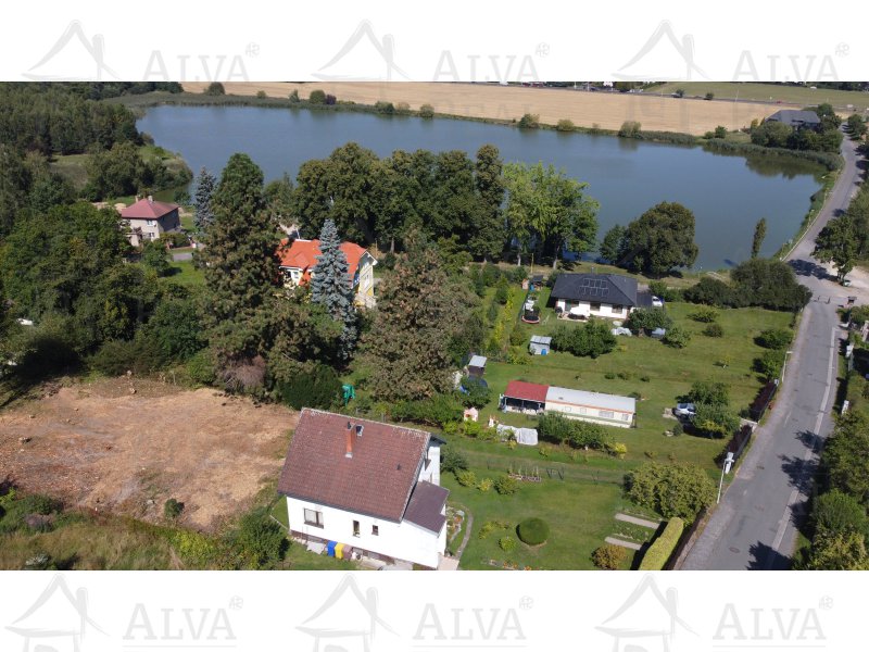 Nabízíme k prodeji stavební pozemek o výměře 1134 m3 v obci Louňovice. |  | Louňovice