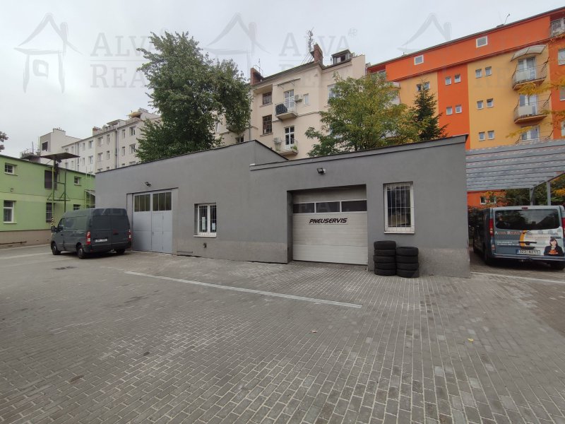 Image - Pronájem komerčního prostoru s vlastním vjezdem a možností parkování s užitnou plochou 44m2, Brno-střed, ulice Štěpánská