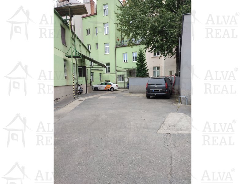 Image detail - Dlouhodobý pronájem zastřešeného parkovacího stání Brno-střed, ulice Štěpánská