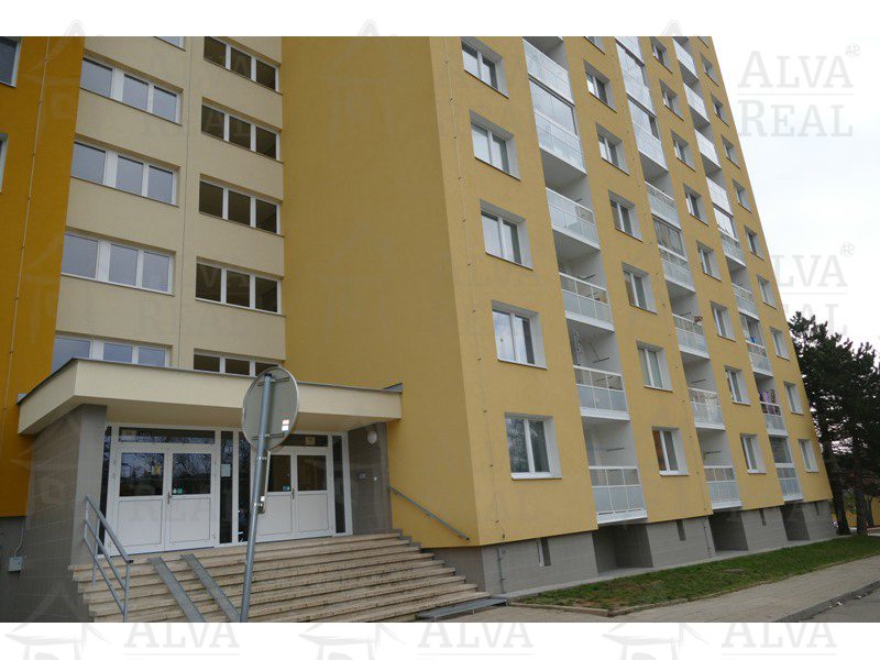 Image detail - Dlouhodobý podnájem bytu 1+kk po celkové rekonstrukci v Brně - Řečkovicích na ul. Horácké náměstí, volný po 15.2.2024
