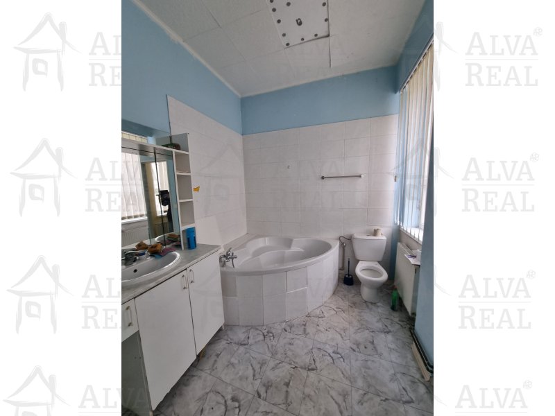 Image detail - Prodej 3 podlažní historické budovy IRIS s možností rozšíření podnikání na pozemku 742 m2 ve městě Zlín na ulici Ševcovská.