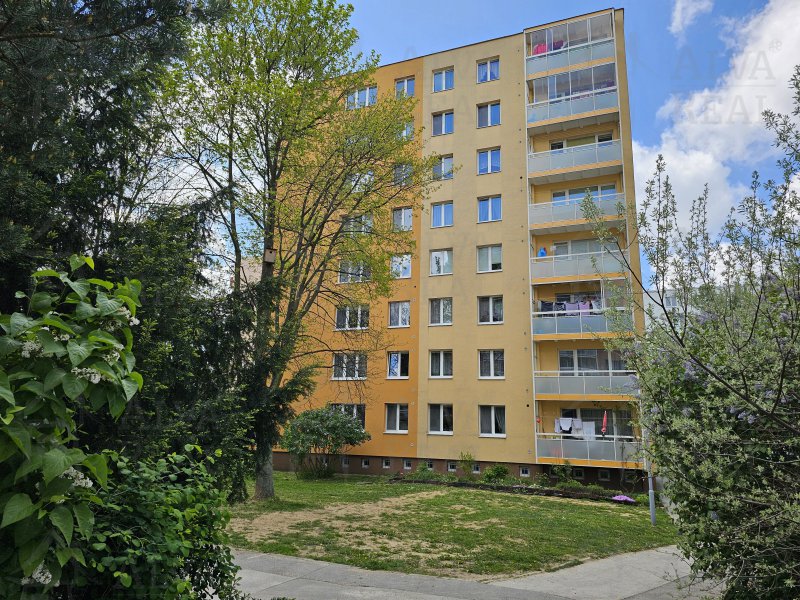Prodej bytu 3+1 71 m2 po rek. s balkónem v Líšni, ul. J. Faimonové |  | Brno