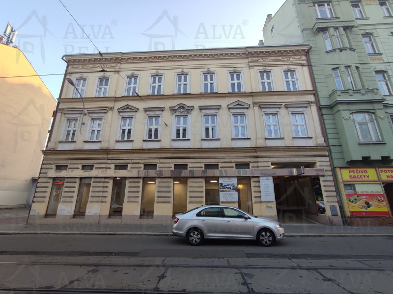 Pronájem obchodních a kancelářských prostor v 1.NP o CP 134 m2, výlohy, na ulici Hybešova. | | Brno Pronájem obchodních a kancelářských prostor v 1.NP o CP 134 m2, výlohy, na ulici Hybešova. | | Brno