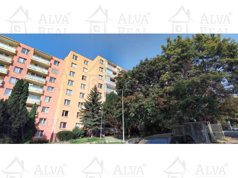 Dlouhodobý pronájem prostorného vybaveného bytu 3+1 CP 68,1 m², balkon 6 m², ul. Oderská, Starý Lískovec |  | Brno