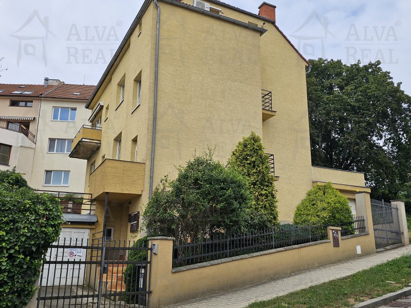 Image detail - Prodej bytu v OV 3+1 se spíží a šatnou 80 m2 + balkón + sklep 3 m2, ul. Soběšická, Brno