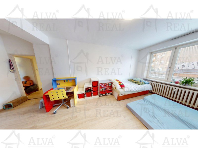 Image detail - Prodej prostorného bytu 2+1 v OV v cihlovém domě, CP 56,71 m² na ul. Vranovská, výtah, sklep.