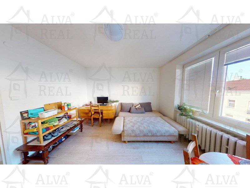 Image detail - Prodej prostorného bytu 2+1 v OV v cihlovém domě, CP 56,71 m² na ul. Vranovská, výtah, sklep.