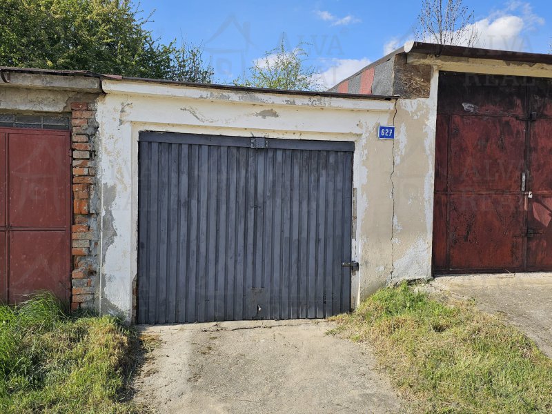 Pronájem garáže 19 m2 Šlapanice, ul. Dlouhá, volná ihned. |  | Šlapanice