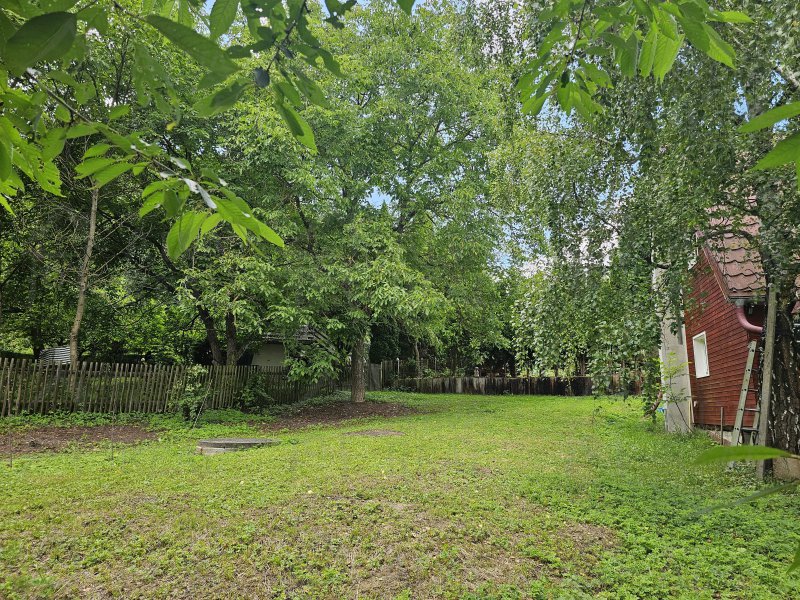Prodej zahrady Česká u Brna, CP 258 m2, studna, el. v dosahu, příjezd autem. |  | Česká