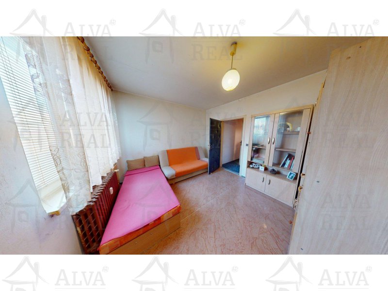 Image detail - Prodej družstevního bytu 3+1 o výměře 70,7 m², komora, spíž, sklep, lodžie 4,7 m², ul. Sevastopolská.