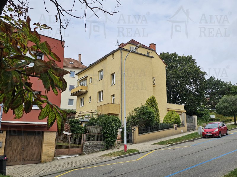 Image detail - Prodej bytu v OV 3+1 se spíží a šatnou 80 m² + balkón + sklep 3 m2, ul. Soběšická, Brno