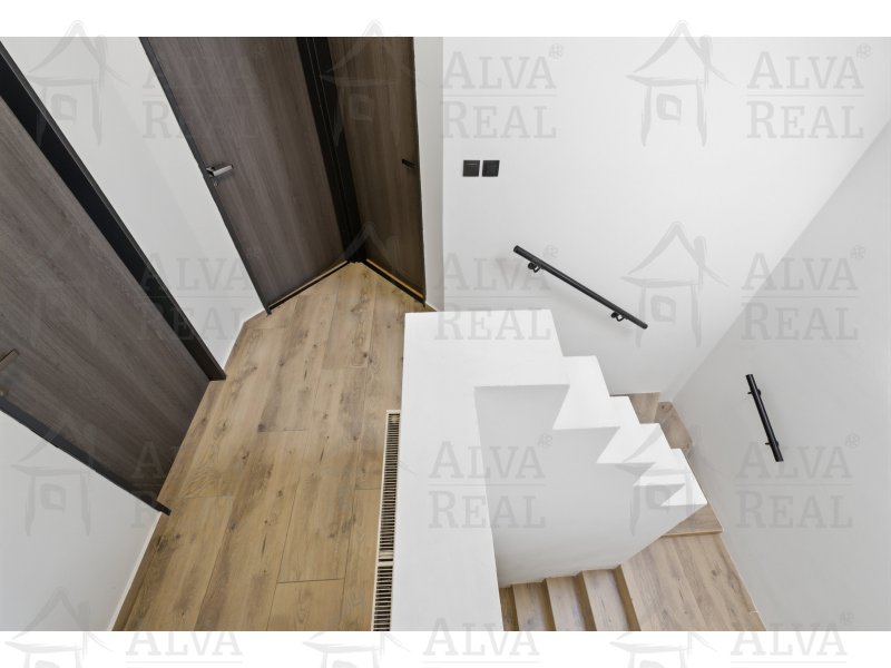 Image detail - Prodej RD s dvěma byty, 4+1 a 3+kk, terasa, sklep, dům po rekonstrukci.