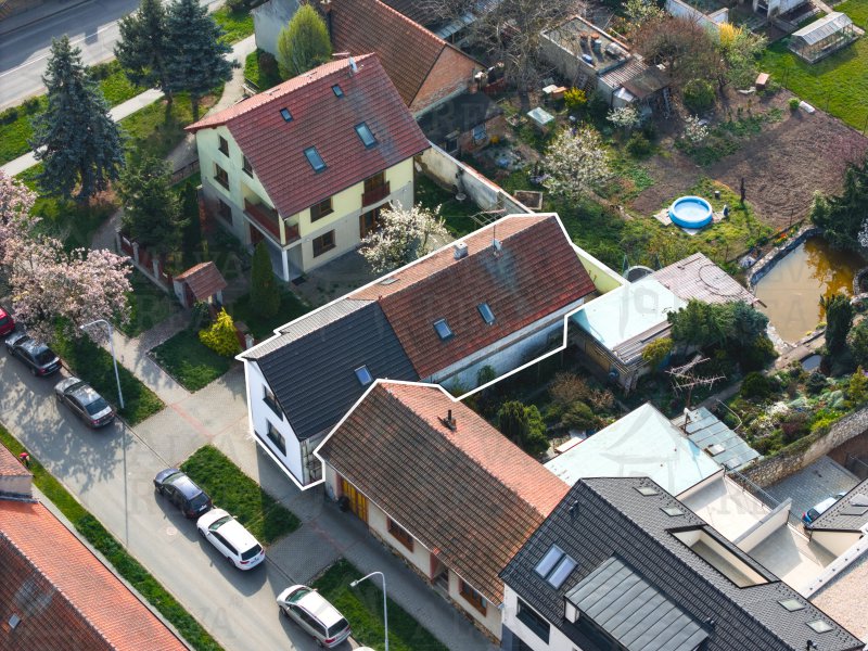 Image detail - Prodej RD s dvěma byty, 4+1 a 3+kk, terasa, sklep, dům po rekonstrukci.