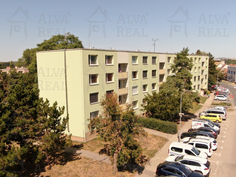 Image detail - Prodej bytu 2+1 o celkové ploše 56,47 m² v Židlochovicích, ulice sídliště Družba, balkon, sklep.