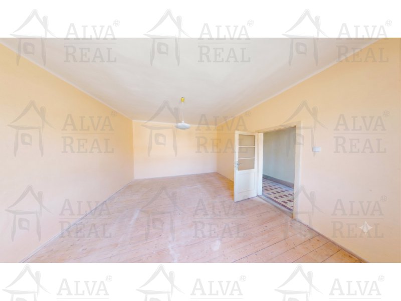 Image detail - Prodej RD ve Stavěšicích o dispozici 2+1, CP 2.690 m², stodola, zahrada, hospodářské zázemí.