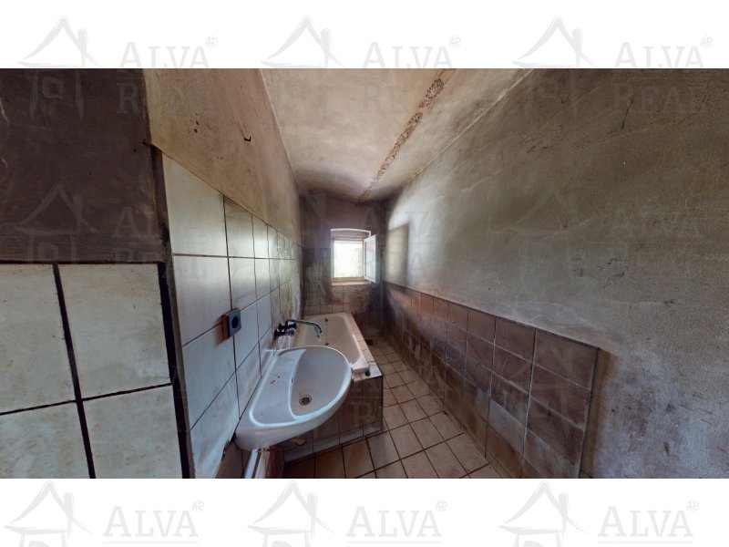Image detail - Prodej RD ve Stavěšicích o dispozici 2+1, CP 2.690 m², stodola, zahrada, hospodářské zázemí.