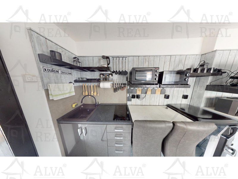 Image - Pronájem zrekonstruované garsonky 1+kk v rodinném domě v Brně Židenicích, ul. Stejskalova s terasou 14 m².